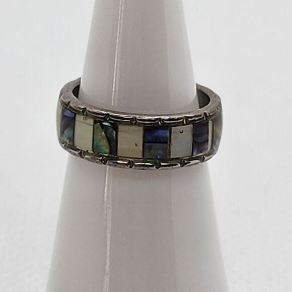 Abalone & Mother of Pearl Inlay Ring (5) - Picture 1 of 5
